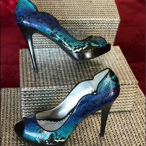 Stilettos dress shoes